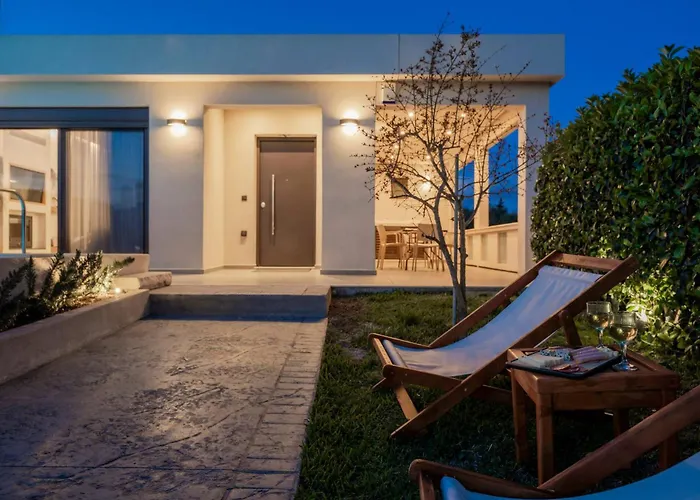 Solace, A Serene Retreat With Heated Pool By Mindyourvilla *