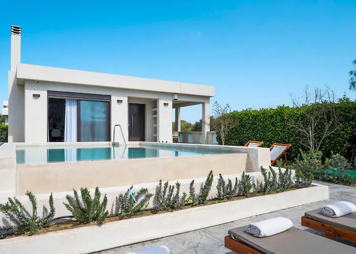 Solace, A Serene Retreat With Heated Pool By Mindyourvilla Villa Koukounaria