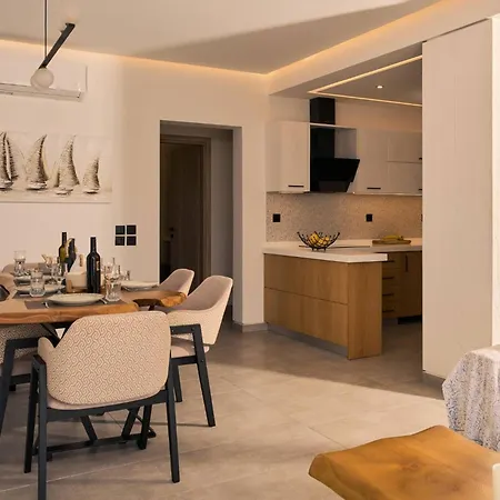 Solace, A Serene Retreat With Heated Pool By Mindyourvilla * Koukounaria