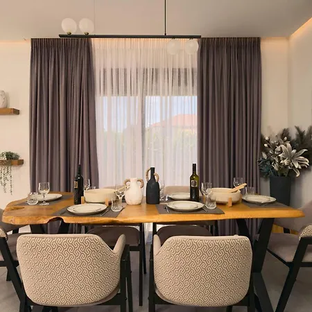 Solace, A Serene Retreat With Heated Pool By Mindyourvilla Вилла