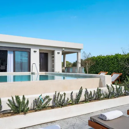 Solace, A Serene Retreat With Heated Pool By Mindyourvilla Вилла Koukounaria