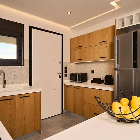 Solace, A Serene Retreat With Heated Pool By Mindyourvilla * Koukounaria