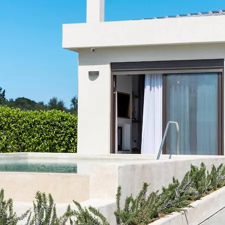 Solace, A Serene Retreat With Heated Pool By Mindyourvilla فيلة *