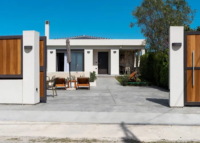 Solace, A Serene Retreat With Heated Pool By Mindyourvilla *