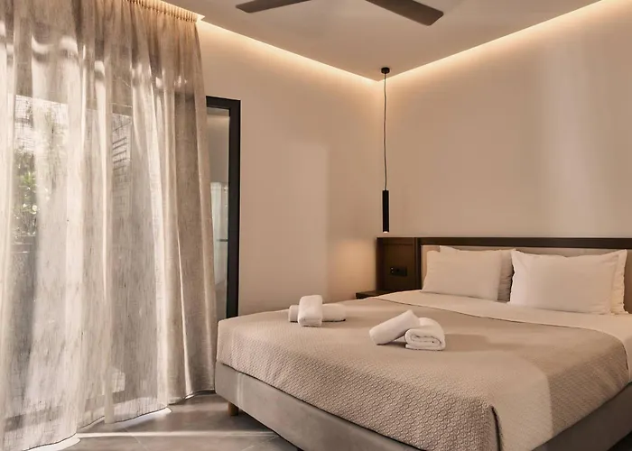 ヴィラ Solace, A Serene Retreat With Heated Pool By Mindyourvilla Koukounariá